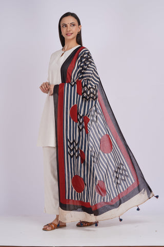 Dupattas and Stoles.