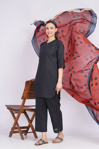 Vasudha Kurta + Dupatta Set- Black Maroon