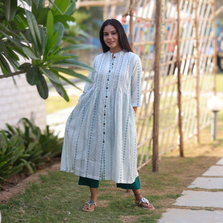 Naaz Pintuck Kurta Set