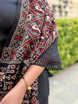 Piku Farshi Set with Modal Silk Stole- Black