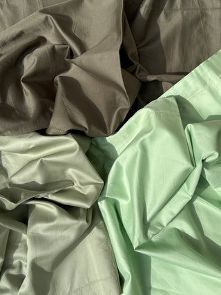 600 TC Solid Bedsheet- Herb Garden